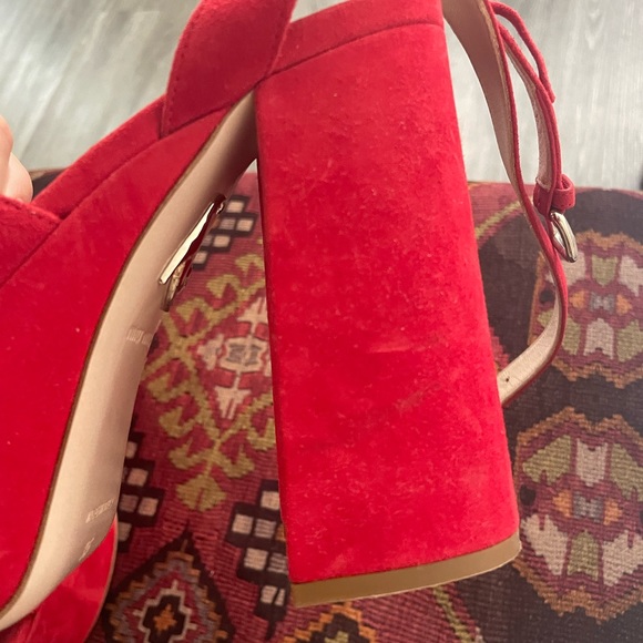 MIU MIU RED PLATFORM HEELS - Picture 5 of 16